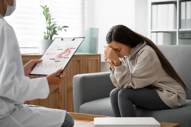 A professiona conduct the session of the mental health.